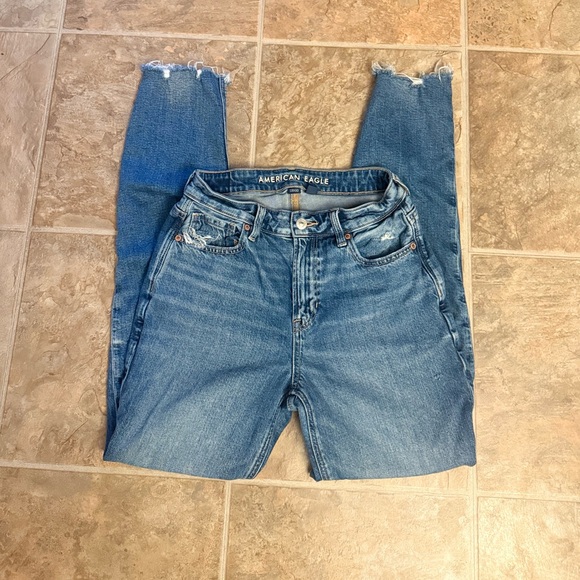American Eagle Outfitters Denim - American Eagle Women’s Straight Leg Jeans Size 4 Long Rigid Denim Raw Hem